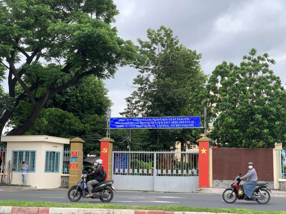 Nhiều phường tại TP Thủ Đức gấp rút sửa sang trụ sở, Trung tâm hành chính công chuẩn bị cho ngày 1-7-TP-Thu-duc-sua-sang-tru-so-phuong53.JPG