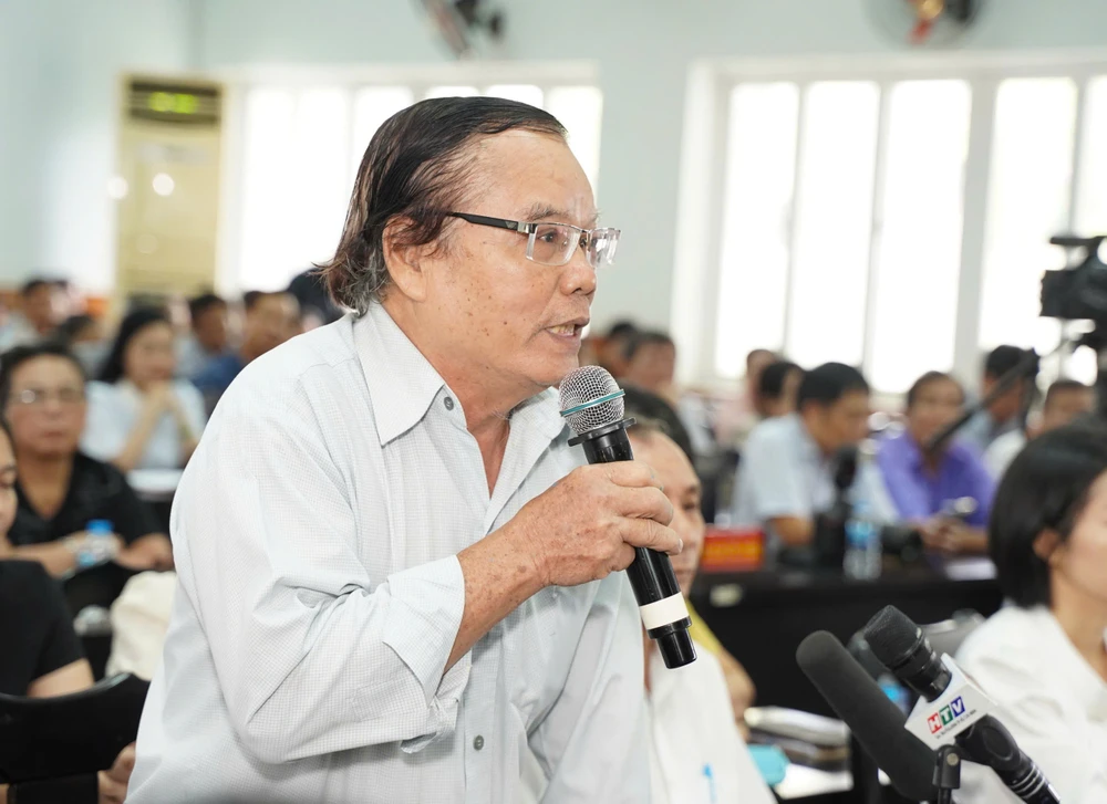 chu-tich-nuoc-tiep-xuc-cu-tri-hoc-mon (2).jpg