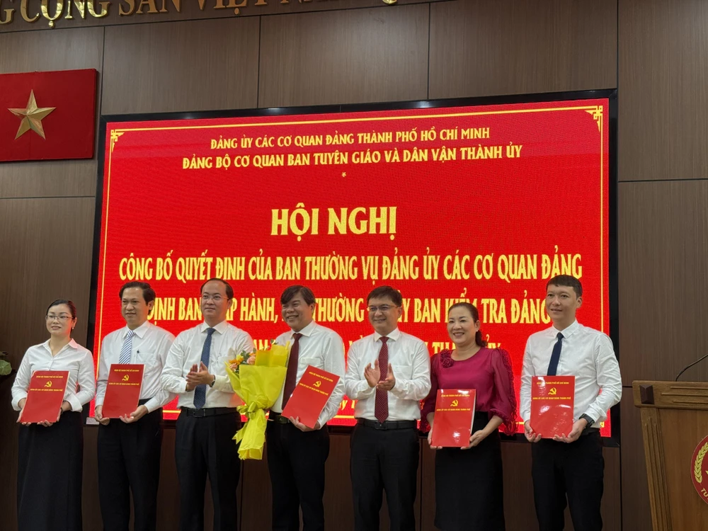 TP.HCM không tiếp khách, không nhận hoa, quà dịp 95 năm Ngày Truyền thống công tác dân vận của Đảng-ban-tuyen-giao-va-dan-van-thanh-uy-tphcm (3).jpg