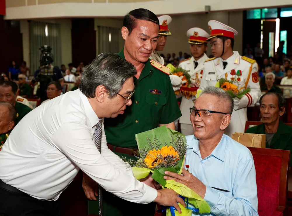 TP.HCM tri ân thương binh- liệt sĩ: Người đi trước nhắc thế hệ trẻ về lòng biết ơn, sống có trách nhiệm-78-nam-thuong-binh-liet-si-tphcm (5).jpg