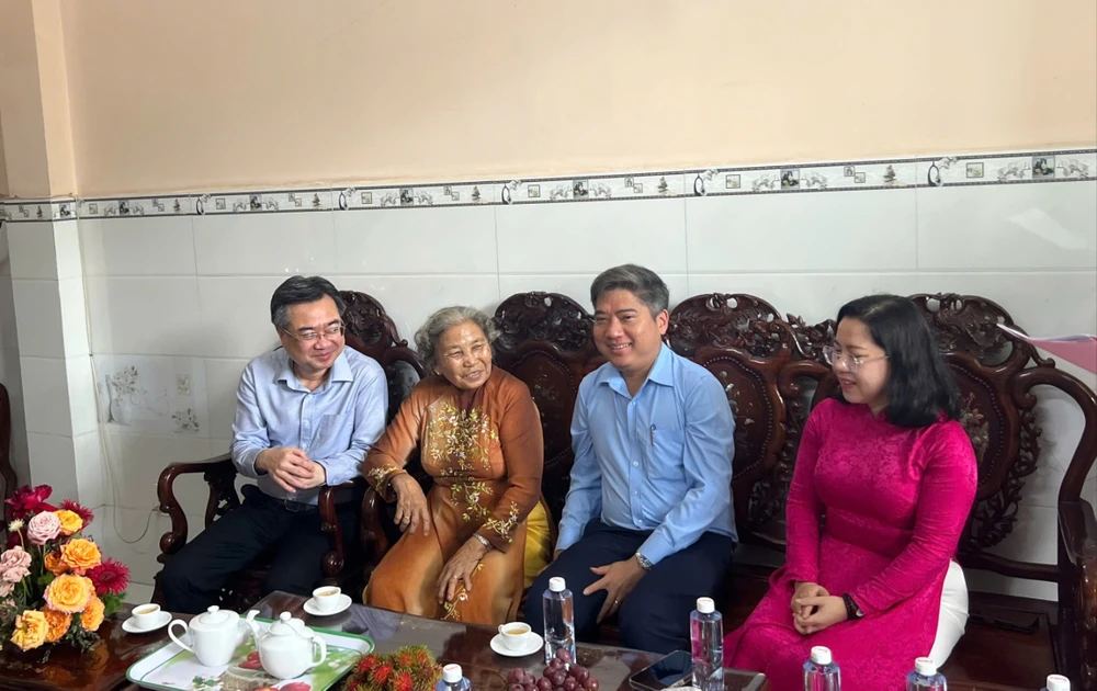 Phó Bí thư Thường trực Thành ủy TP.HCM Nguyễn Thanh Nghị thăm gia đình chính sách-pho-bi-thu-thuong-truc-thanh-uy-tphcm-nguyen-thanh-nghi-tham-27-7.jpg