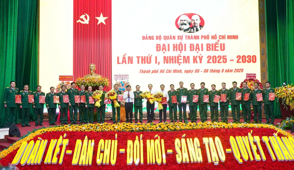 Ông Nguyễn Văn Nên giữ chức Bí thư Đảng ủy Quân sự TP.HCM-dang-uy-quan-su-tphcm-ong-nguyen-van-nen (5).jpg