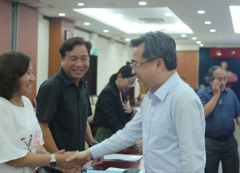 Ông Nguyễn Thanh Nghị: Văn nghệ sĩ góp phần bồi đắp tâm hồn và bản sắc văn hóa cho TP.HCM-Ông Nguyễn Thanh Nghị-văn-nghệ-sĩ.jpg30.JPG