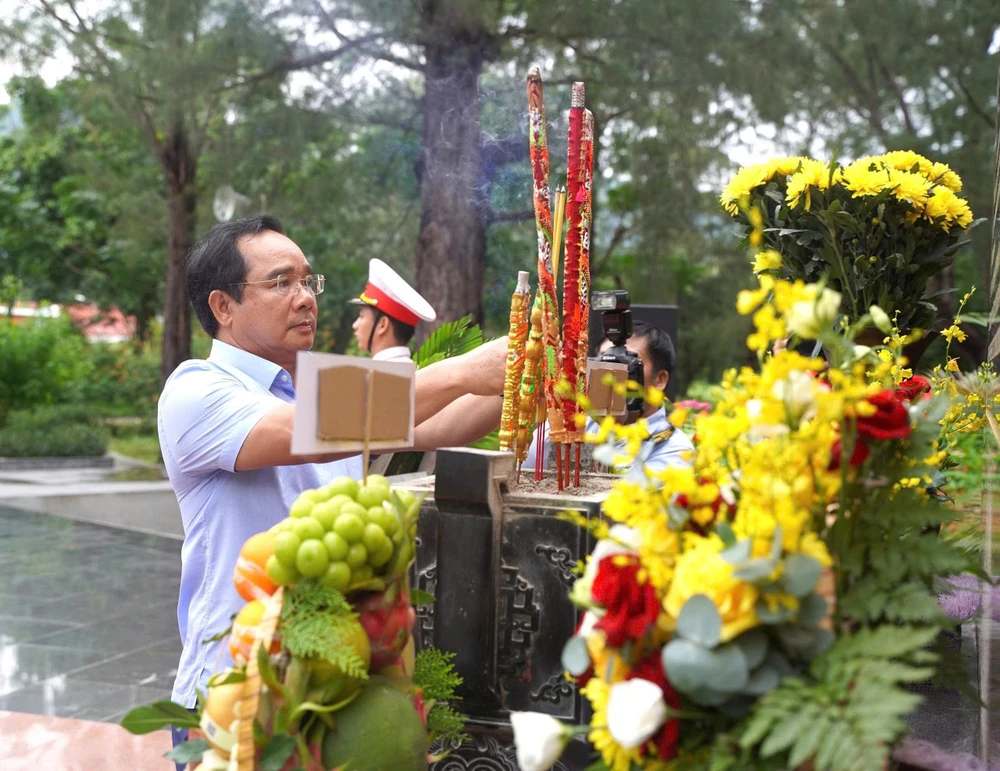 bi-thu-tp.hcm-ongg-tran-luu-quang-dang-huong-conn-dao (2).jpg