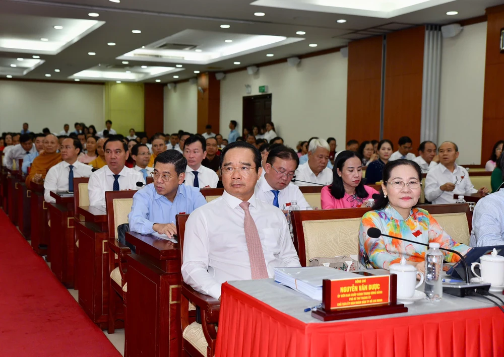 Chủ tịch HĐND TP.HCM Võ Văn Minh: Xem xét các quyết sách để tháo gỡ các điểm nghẽn qua 8 tháng-chu-tich-hdnd-tphcm-vo-van-minh (4).jpg