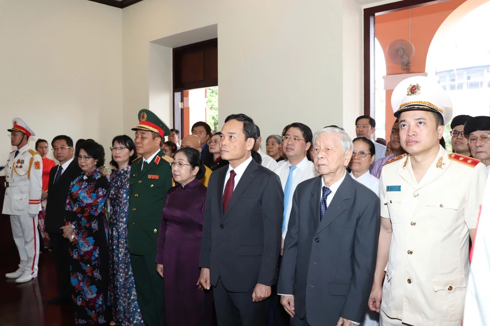 bi-thu-tphcm-tran-luu-quang-dang-huong-chu-tich-ho-chi-minh (7).jpg