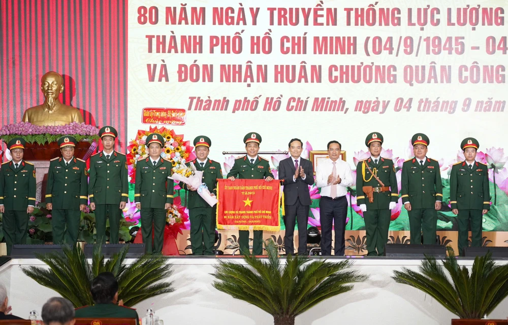 luuc-luong-vu-trang-tphcm (3).jpg