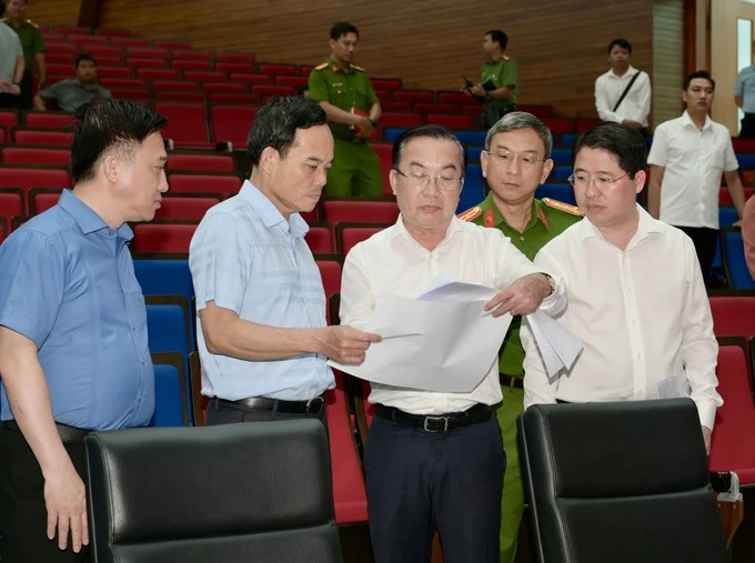 Bí thư Thành ủy TP.HCM Trần Lưu Quang: Ứng dụng công nghệ tổ chức đại hội, không lãng phí-bi-thu-tphcm-tran-luu-quang-khao-sat-to-chuc-dai-hoi.jpeg