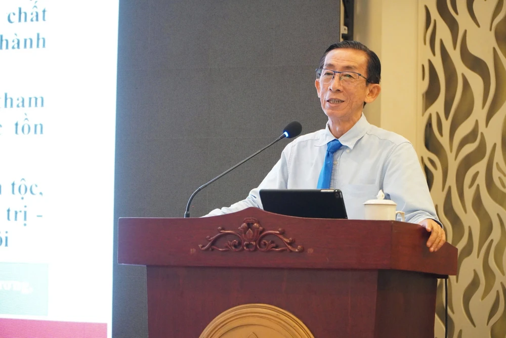 tang-trruong-kinh-te-PGS.TS Trần Hoàng Ngân.jpg