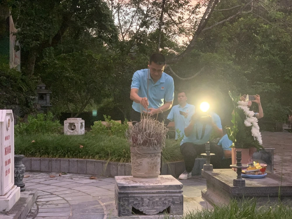 doan-dai-bieu-tri-thuc-tphcm-ve-nguon (8).jpg