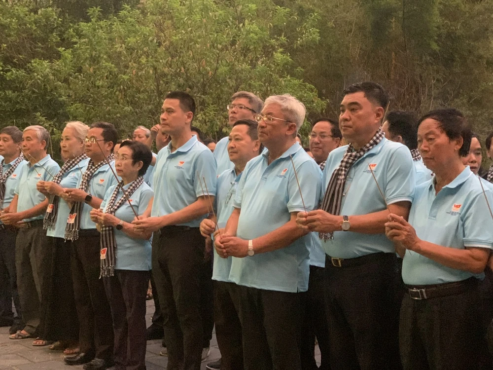 doan-dai-bieu-tri-thuc-tphcm-ve-nguon (9).jpg