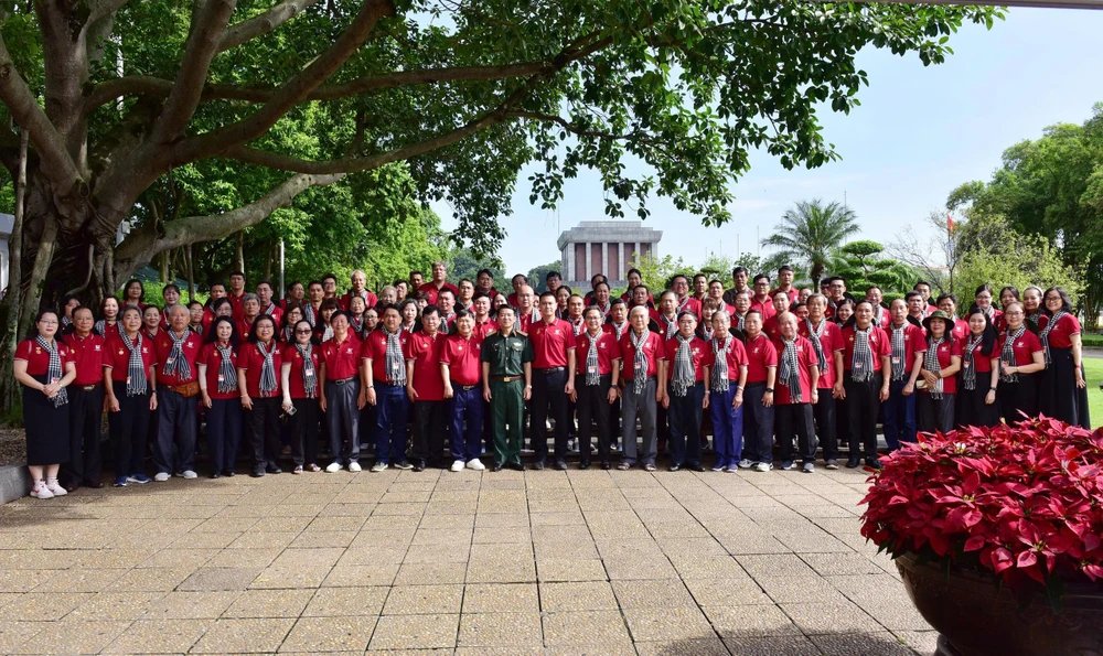 đoàn đại biểu trí thức TP.HCM (2).jpg