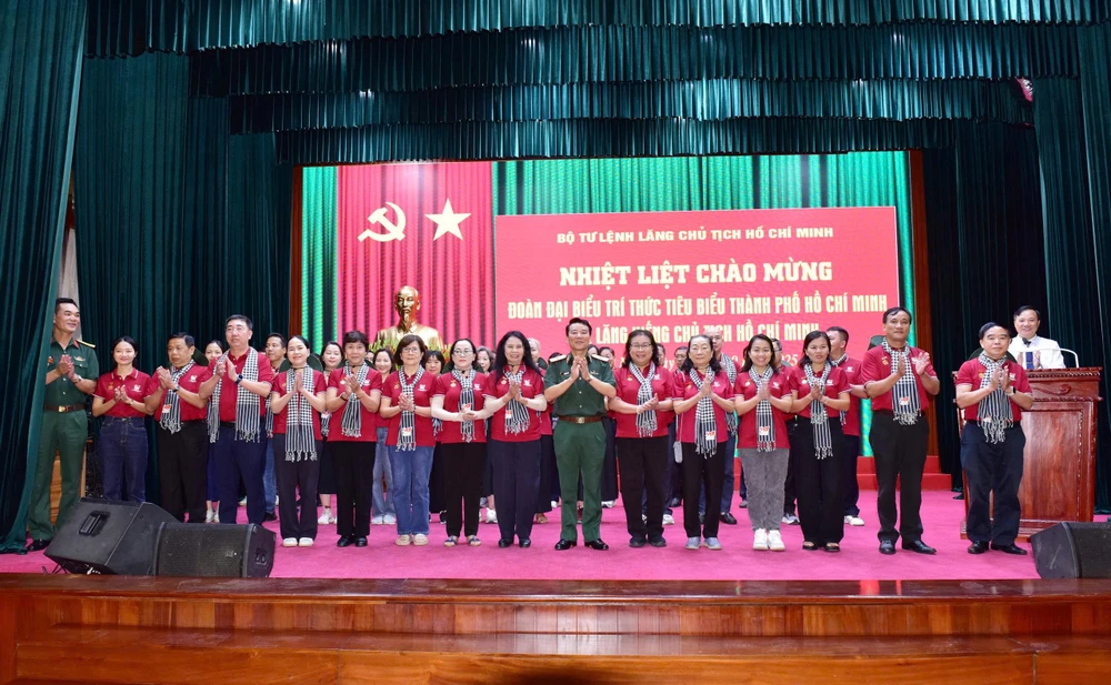 đoàn đại biểu trí thức TP.HCM (4).jpg