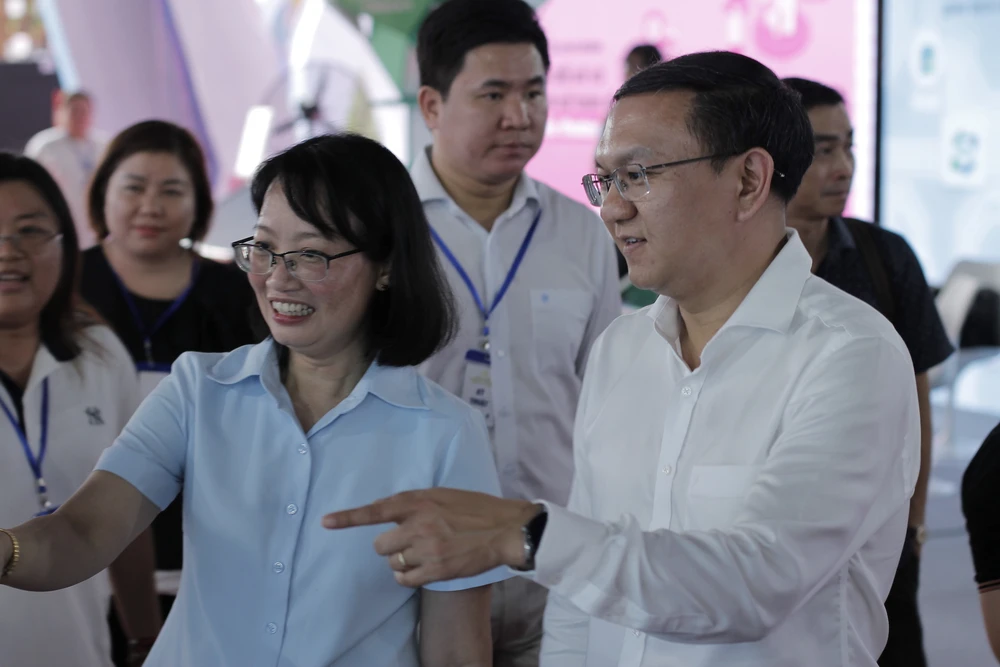 dai-hoi-dang-bo-tphcm-lan-thu-nhat (13.JPG