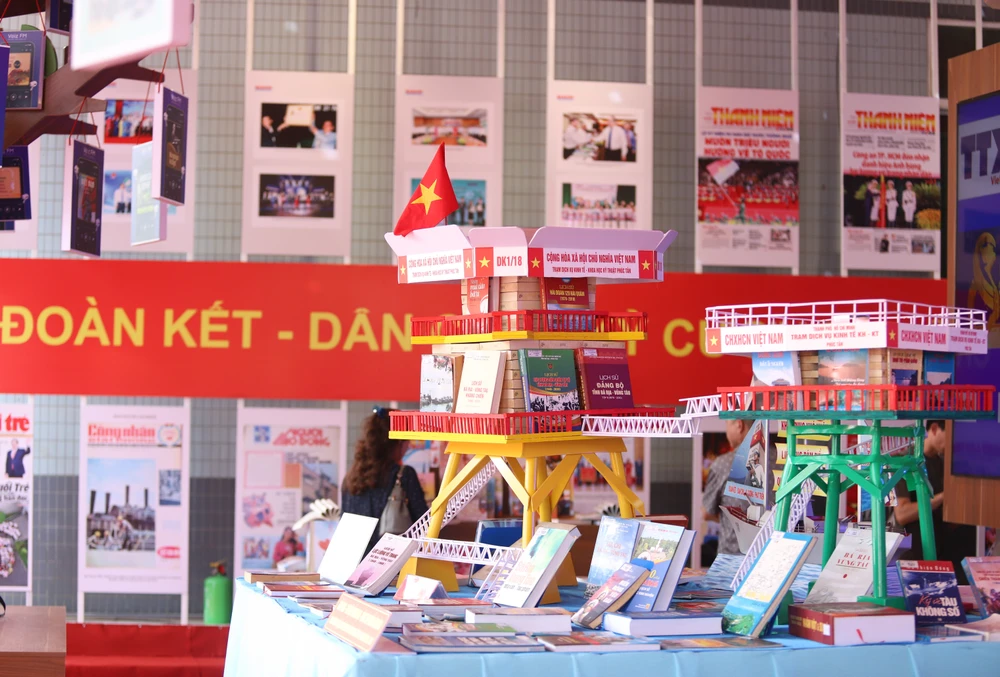 dai-hoi-dang-bo-tphcm-lan-thu-nhat (19).JPG