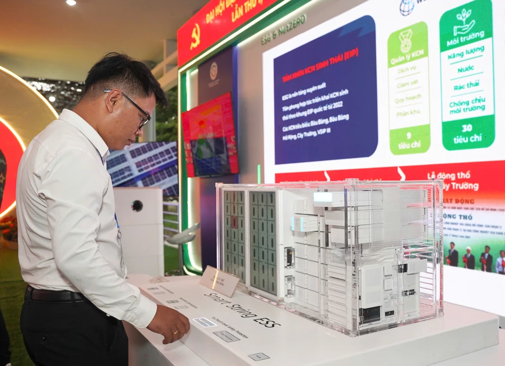 Đã mắt với triển lãm công nghệ, AI tại Đại hội Đảng bộ TP.HCM -dai-hoi-dang-bo-tphcm-san-pham-khoa-hoc-cong-nghe (5).jpg