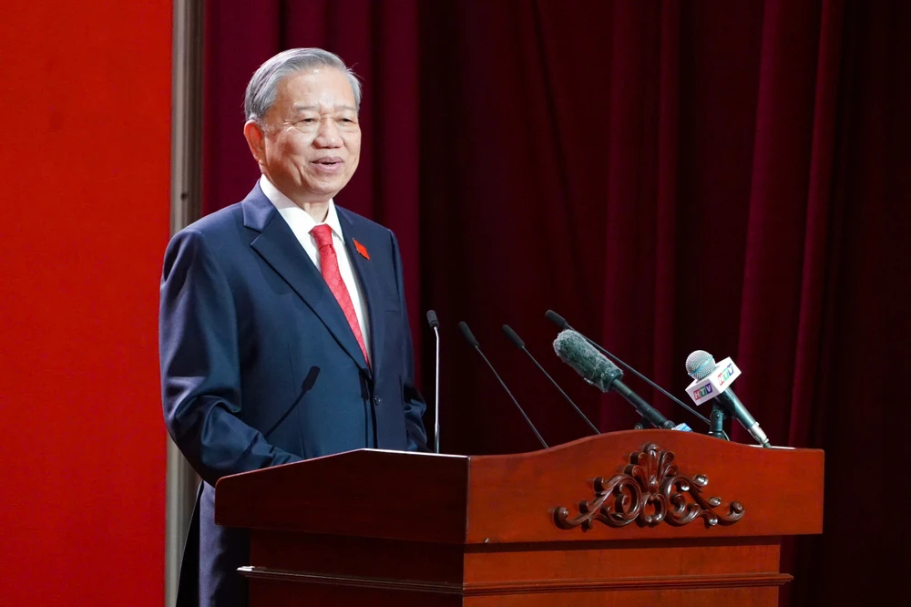 Tổng Bí thư Tô Lâm: Rất mong chờ TP.HCM lấy lại tinh thần, tiếp tục là nơi thí điểm, tổng kết thực tiễn để nhân rộng ra cả nước-tong-bi-thu-to-lam-dai-hoi-dang-bo-tphcm (3).jpg