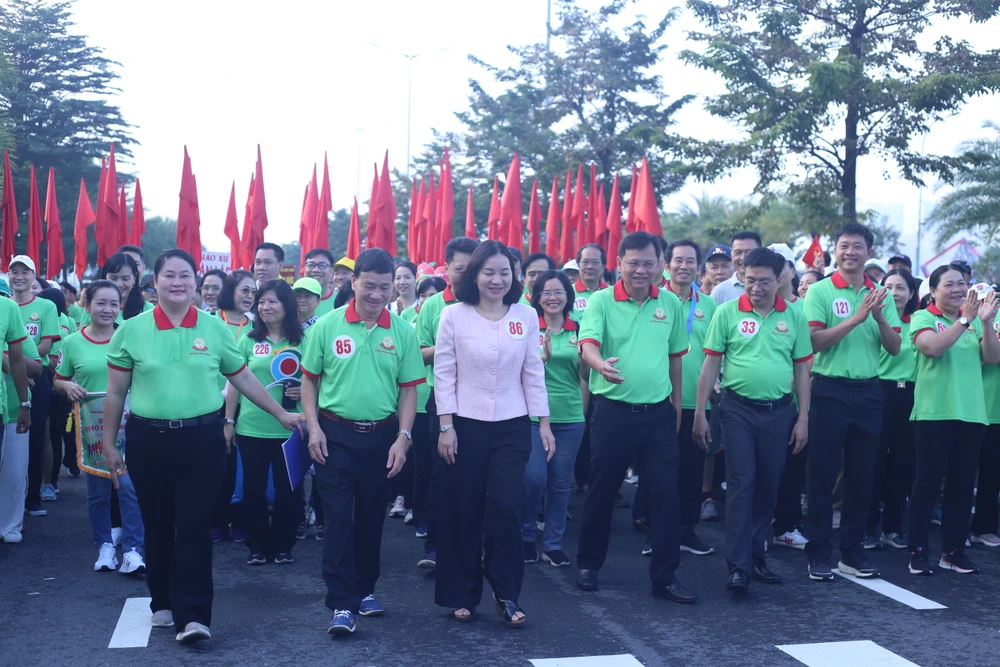 TP.HCM: 5.000 người đi bộ, quyên góp 1,5 tỷ đồng ủng hộ quỹ 'Vì người nghèo' phường Bình Trưng-phuong-binh-trung-di-boJPG