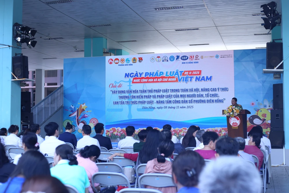 Công an kể trường hợp hai sinh viên ĐH Bách khoa TP.HCM bị lừa đảo, phải vay app để trả tiền -lua-dao-ngay-hoi-phap-luat-phuong-dien-hong21.JPG