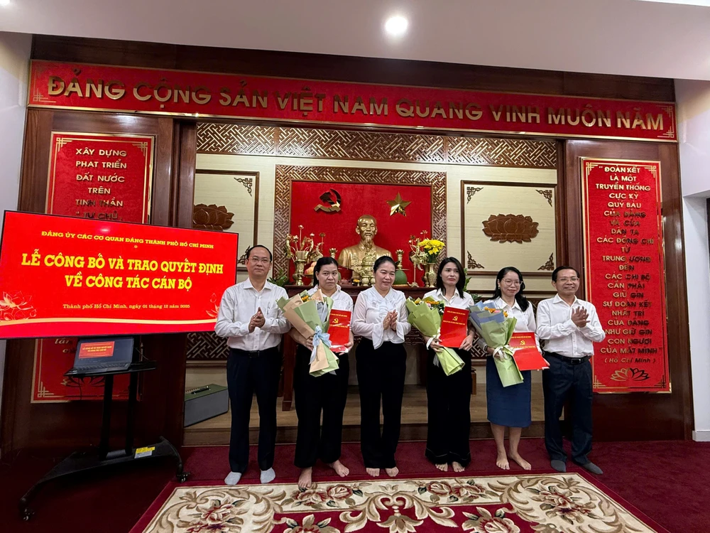 Đảng ủy các cơ quan Đảng TP.HCM có quyết định về công tác nhân sự, luân chuyển cán bộ về địa phương-cong-tac-can-bo-dang-uy-cac-co-quan-dang-tphcm (2)@.jpg