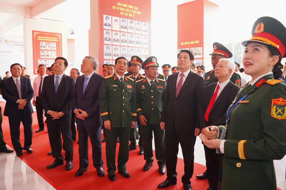 80-nam-quan-khu-7 (8).jpg