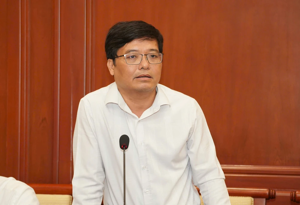 Bí-thư-thành-ủy-TP.HCM-tran-luu-quang-hop-ban-chap-hanh-tphcm (3).jpg