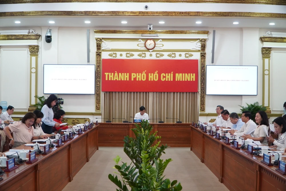 Ủy ban bầu cử TP.HCM họp phiên thứ 5, chuẩn bị cho việc lập, niêm yết danh sách cử tri-uy-ban-bau-cu-DBQH-v-HDND.JPG