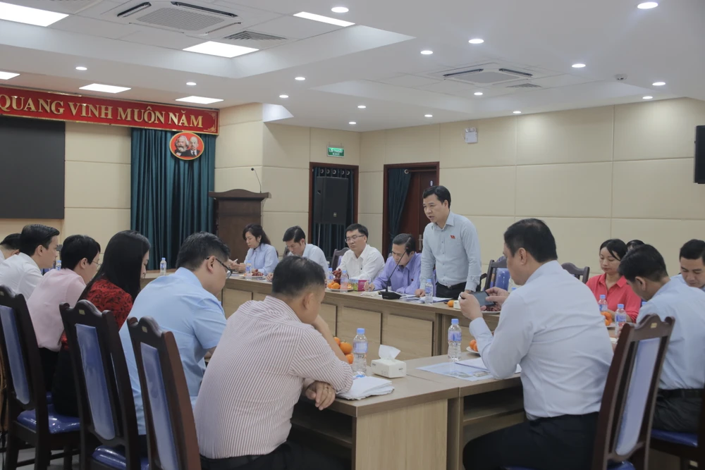 san-van-dong-thong-nhat-hoa-lu 6.JPG