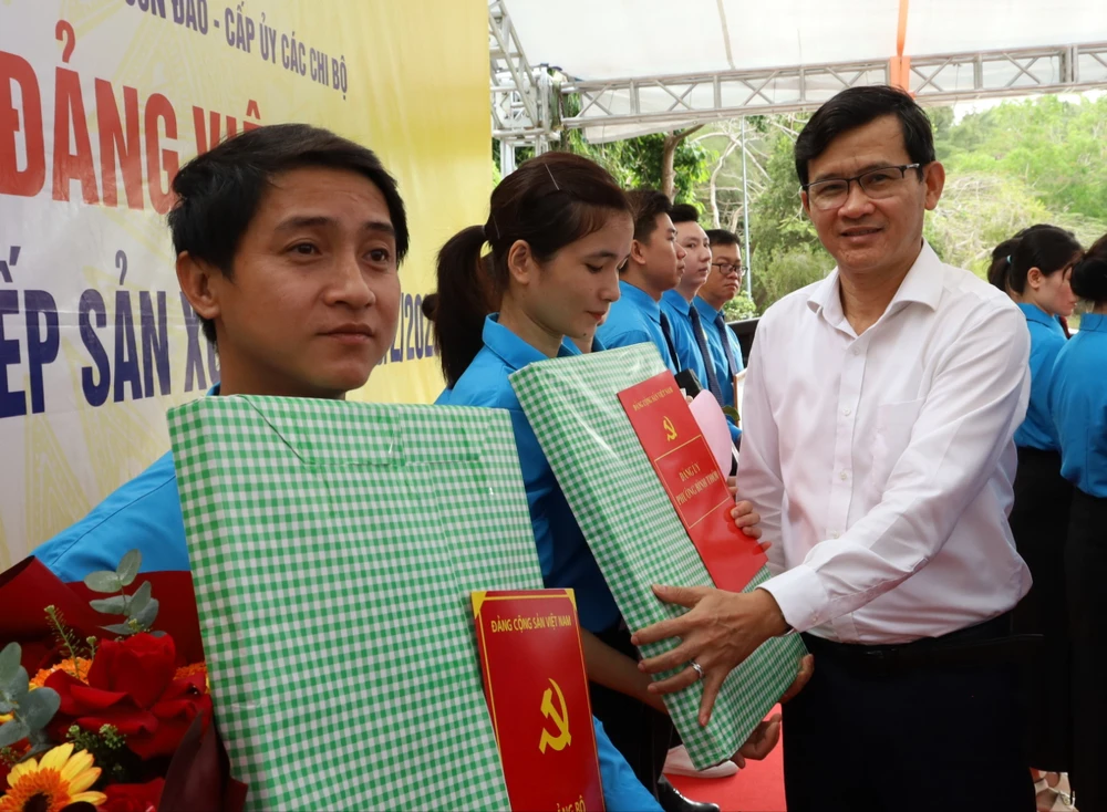 ket-nap-dang-dac-khu-con-dao 2.jpg