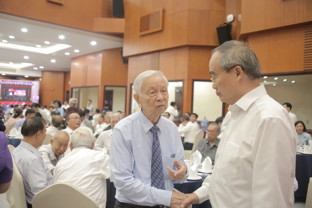 thaanh-uy-tphcm-gap-mat-2026 (13).JPG