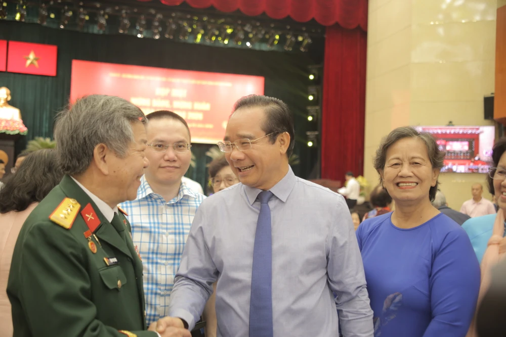 thaanh-uy-tphcm-gap-mat-2026 (15).JPG