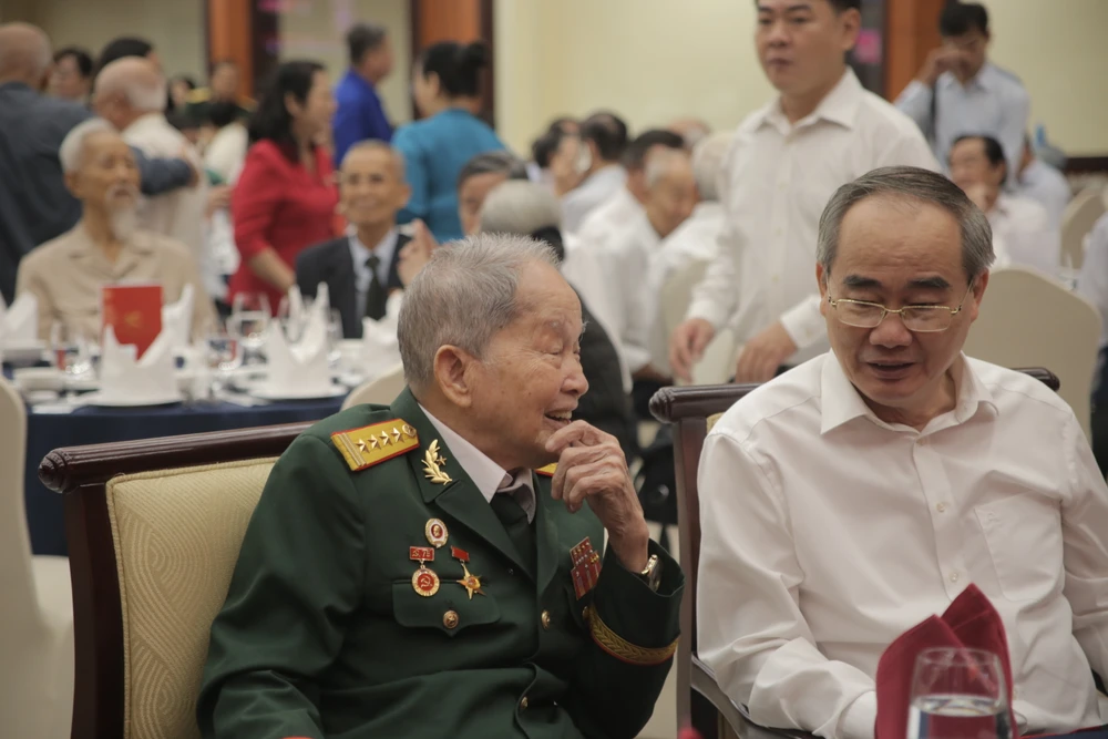 thaanh-uy-tphcm-gap-mat-2026 (4).JPG