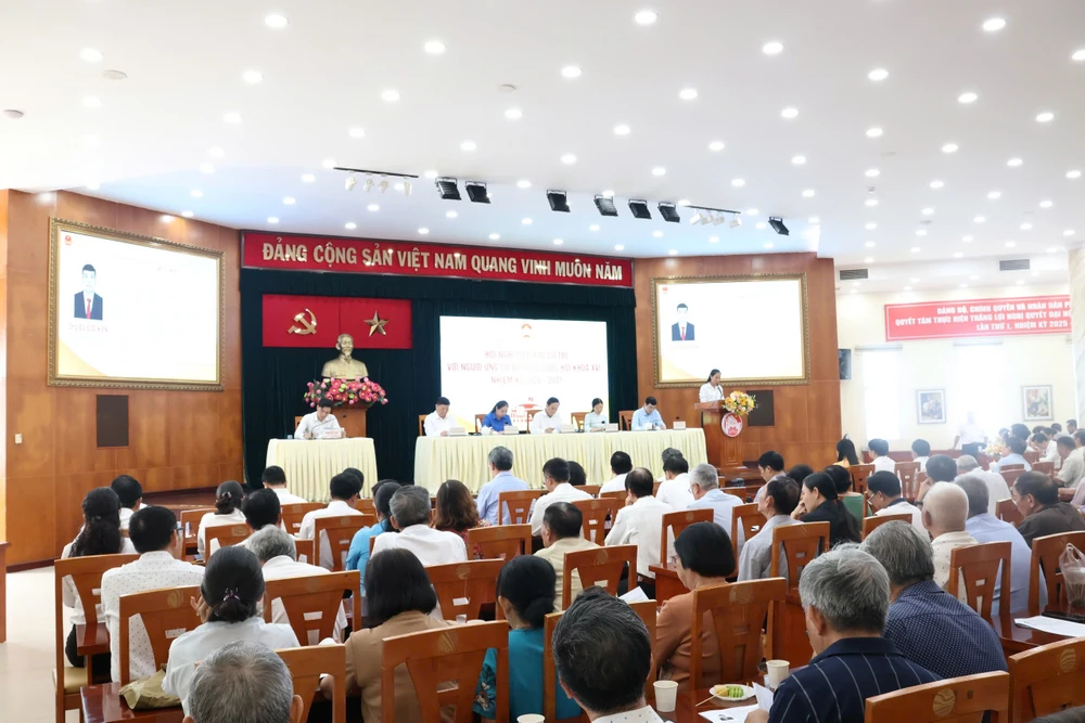 Bí thư Thành ủy TP.HCM Trần Lưu Quang: Cướp giật đường phố đã giảm-tiep-xuc-cu-tri-tphcm-bau-cu 3.jpg