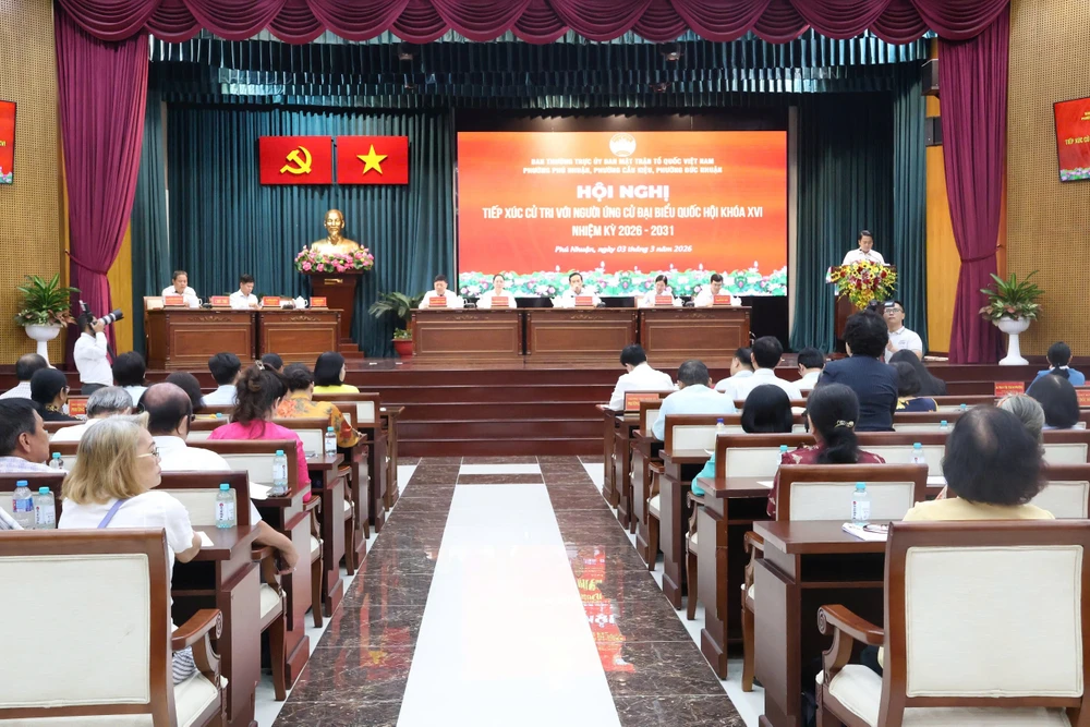 Bí thư Trần Lưu Quang: TP.HCM sẽ đầu tư bãi đậu xe ngầm ở công viên số 1 Lý Thái Tổ, Lê Văn Tám, 23 tháng 9-tiep-xuc-cu-tri-bai-dau-xe-TPHCM 3.jpg