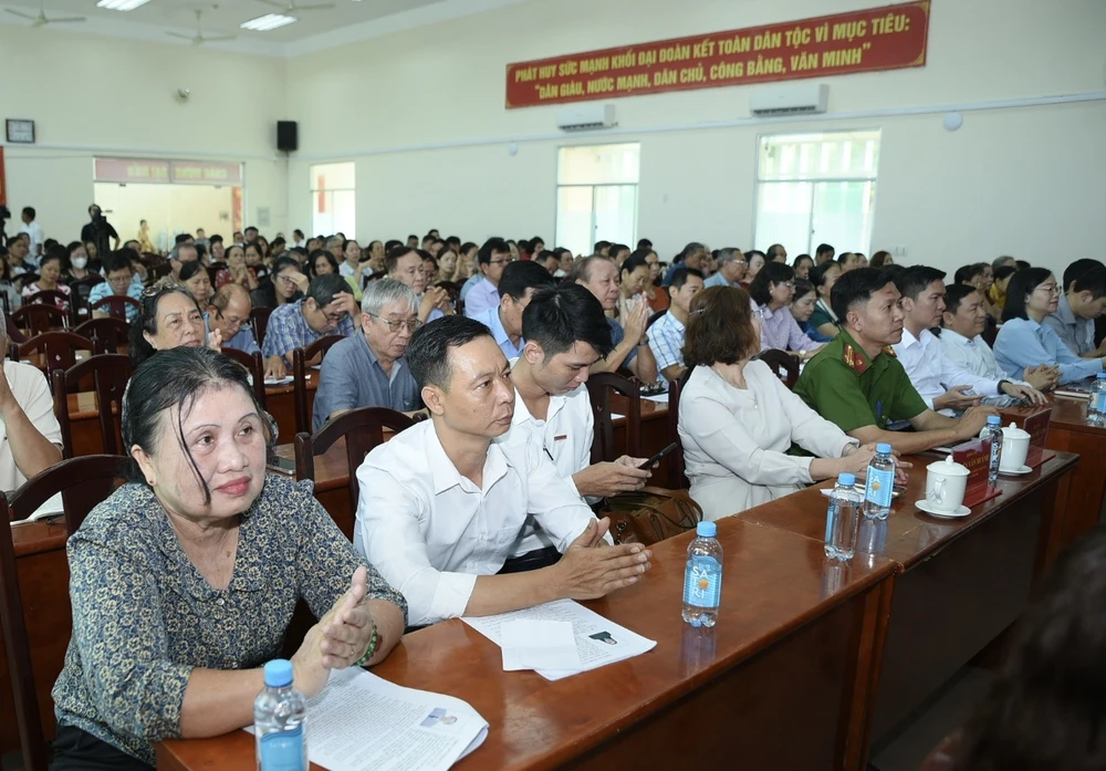 tiep-xuc-cu-tri-DBQH-TPHCM 4.jpg