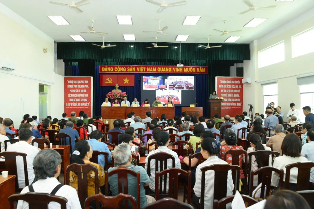 tiep-xuc-cu-tri-DBQH-TPHCM 6.jpg