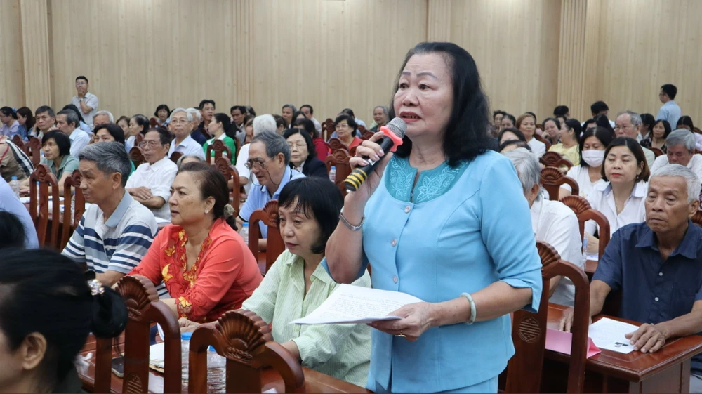 Cử tri TP.HCM đề nghị đầu tư đúng mức về cơ sở vật chất, nhân lực chuyên môn cao cho trạm y tế-tiep-xuc-cu-tri-tram-y-te-tphcm.jpg