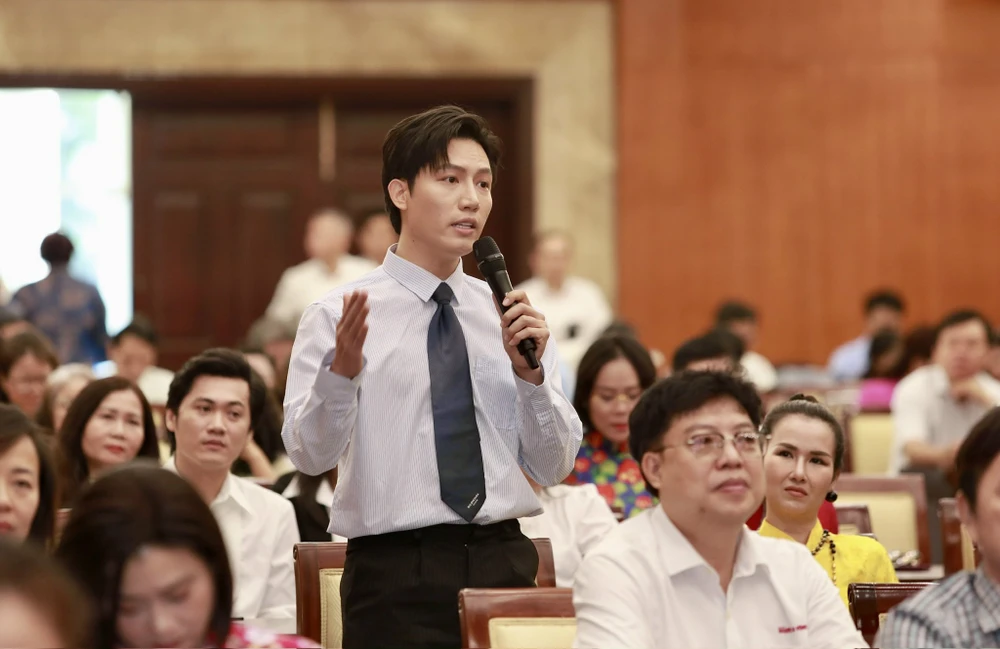 TPHCM-hop-mat-van-nghe-si-bao-chi 7.jpg