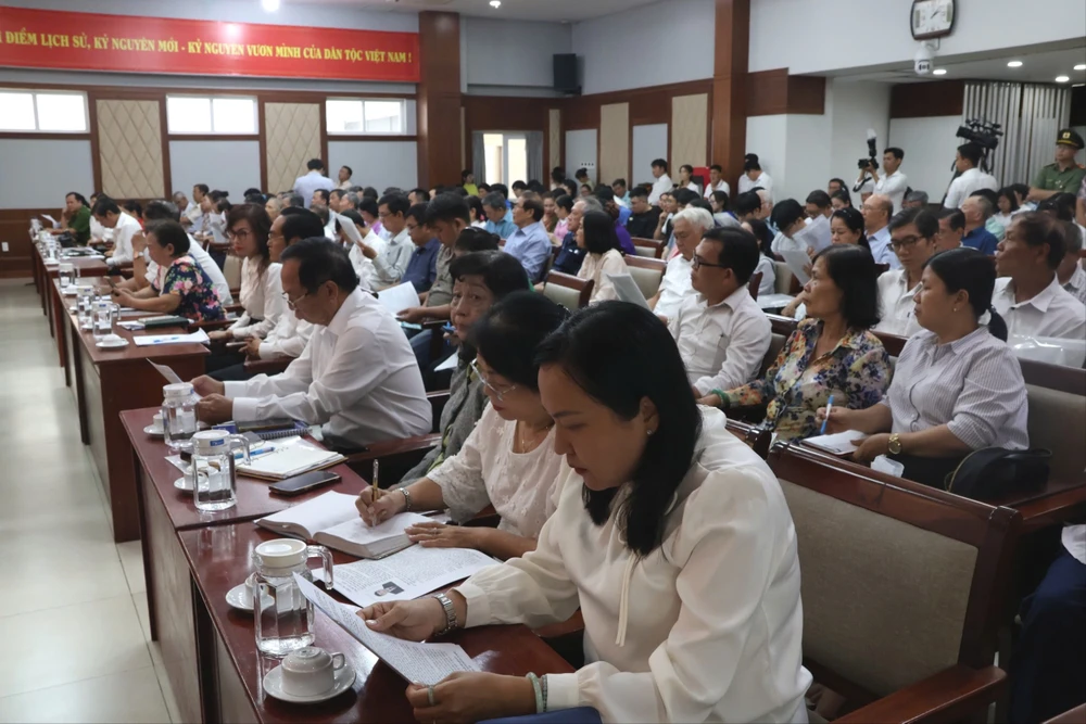 tiep-xuc-cu-tri-DBQH 3.jpg