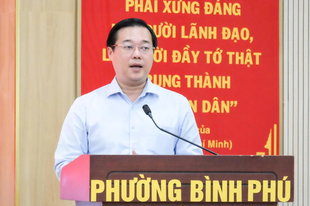 Phó Bí thư Thường trực Thành ủy TP.HCM Lê Quốc Phong: TP bảo đảm hệ thống trường lớp, không để các em thiếu điều kiện học tập-tiep-xuc-cu-tri-HDND-TPHCM.jpg