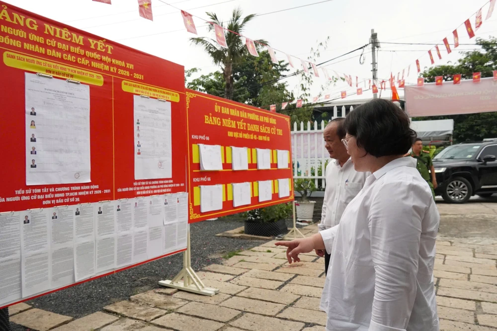 Lãnh đạo TP.HCM kiểm tra công tác chuẩn bị trước ngày bầu cử chính thức-lanh-dao-tphcm-kiem-tra-bau-cu 2.jpg