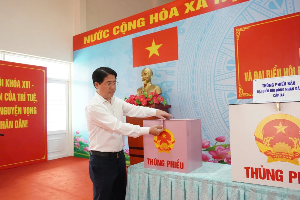 lanh-dado-tphcm-kiem-tra-bau-cu 5.jpg