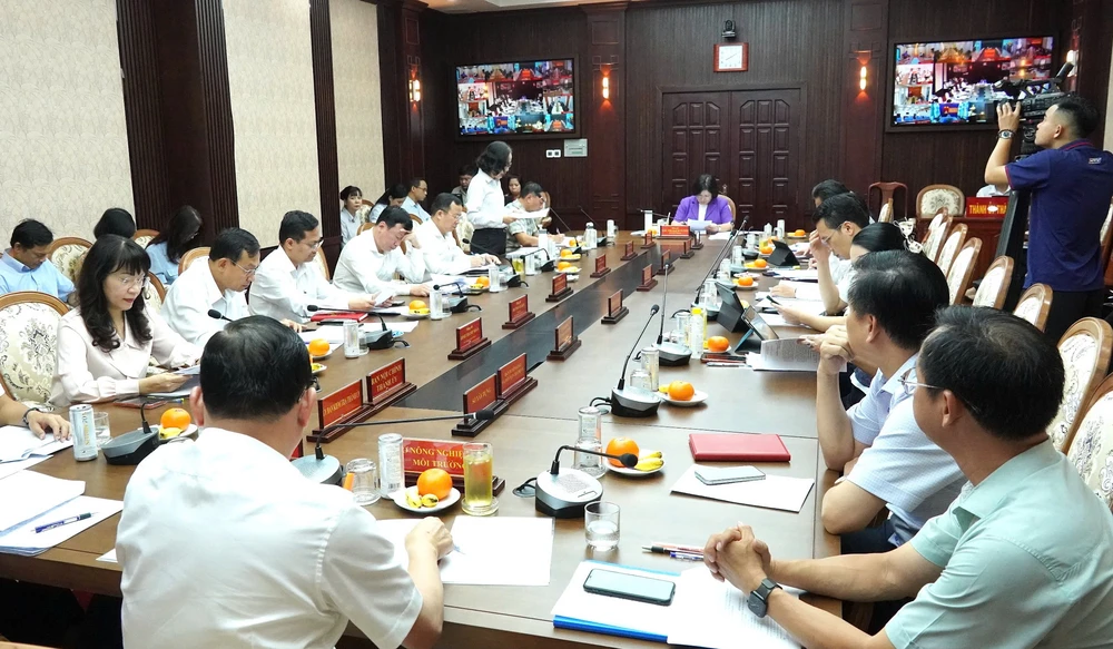 Bà Văn Thị Bạch Tuyết: Kiện toàn chức danh Phó Chủ tịch UBND cấp xã đối với các đơn vị được tăng thêm trong tháng 4-2026-to-chuc-bo-may-tphcm.jpg