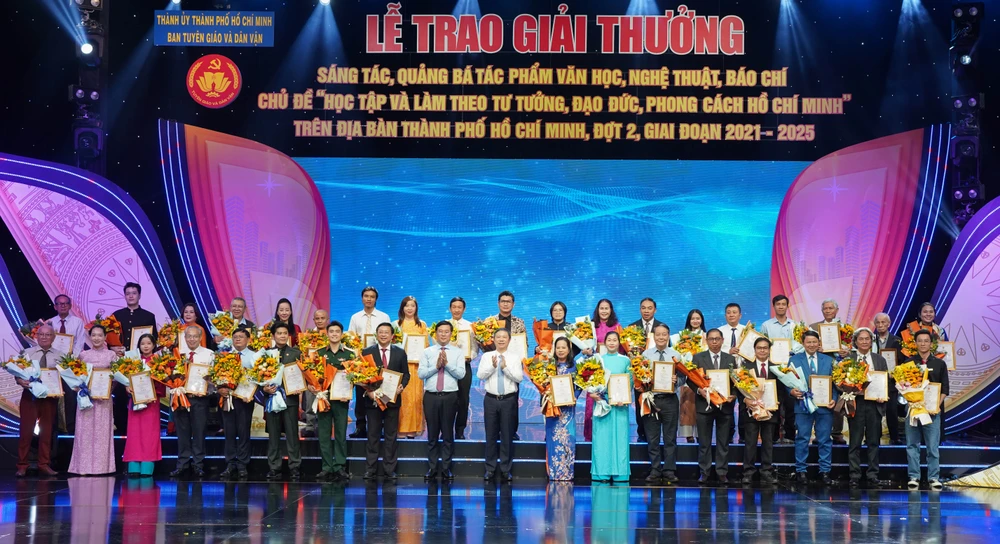 TP.HCM phát động giải thưởng quảng bá tác phẩm học tập và làm theo gương Bác-bao-phap-luat-tp-hcm-8-6252-6068.jpg
