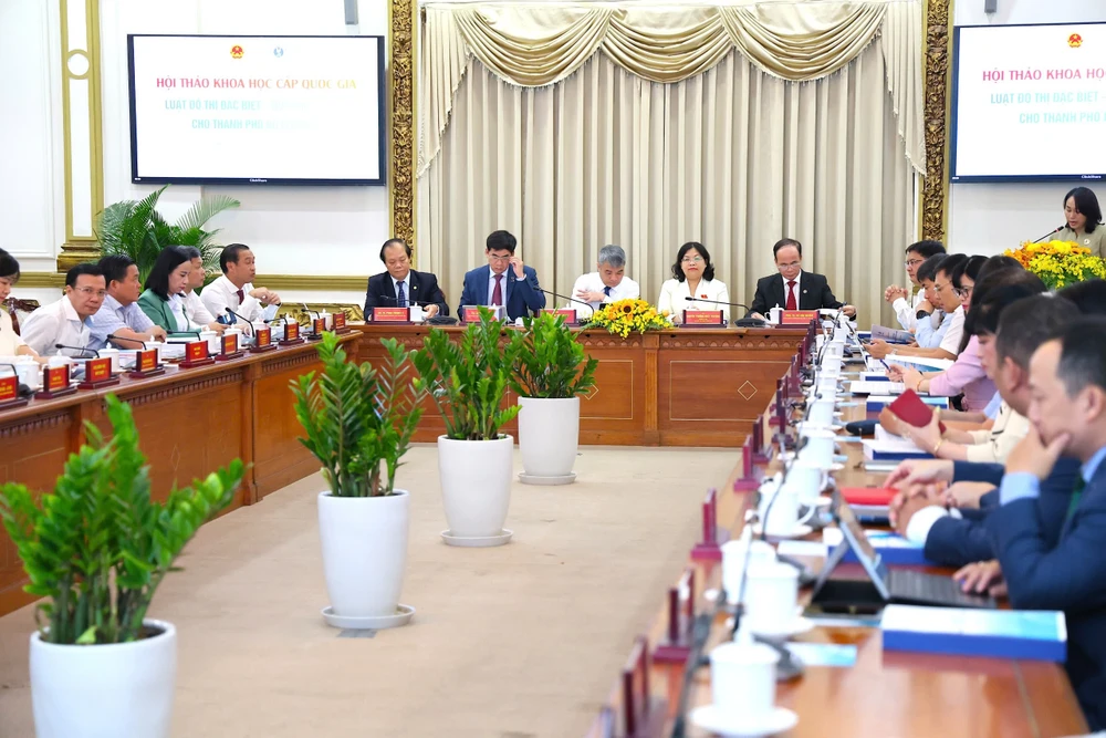 hoi-tthao-luat-do-thi-dac-biet-tp.hcm 9.jpg