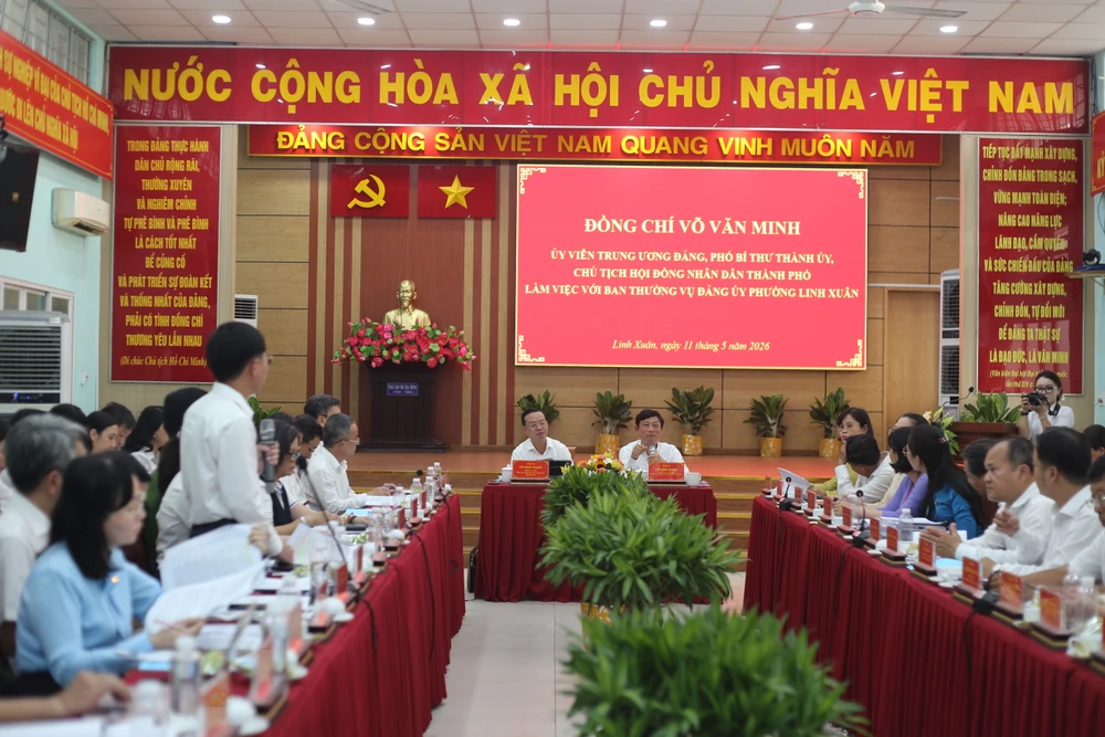 nut-giao-Linh-Xuan-quoc-lo-1K2.JPG