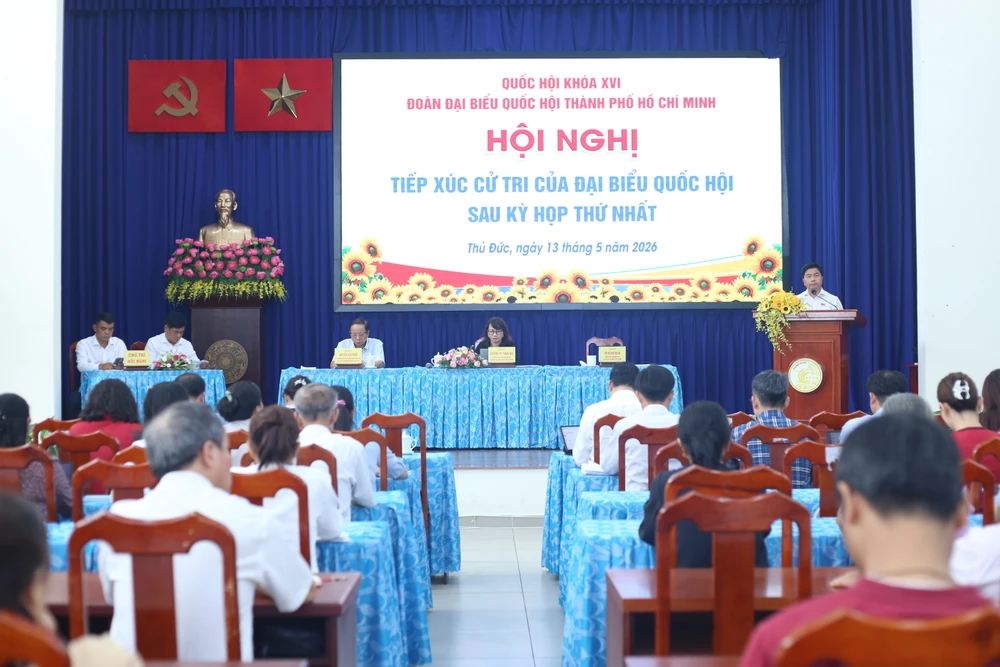 Cử tri TP.HCM: Còn nhiều bất cập khi cấp phường chỉ tiếp nhận hồ sơ đất đai, quy hoạch ban đầu-tiep-xuc-cu-tri-DĐBQH-phan-cap 2.JPG