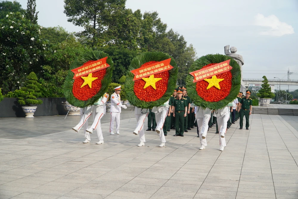 hai-cot-liet-si-tphcm 6.JPG