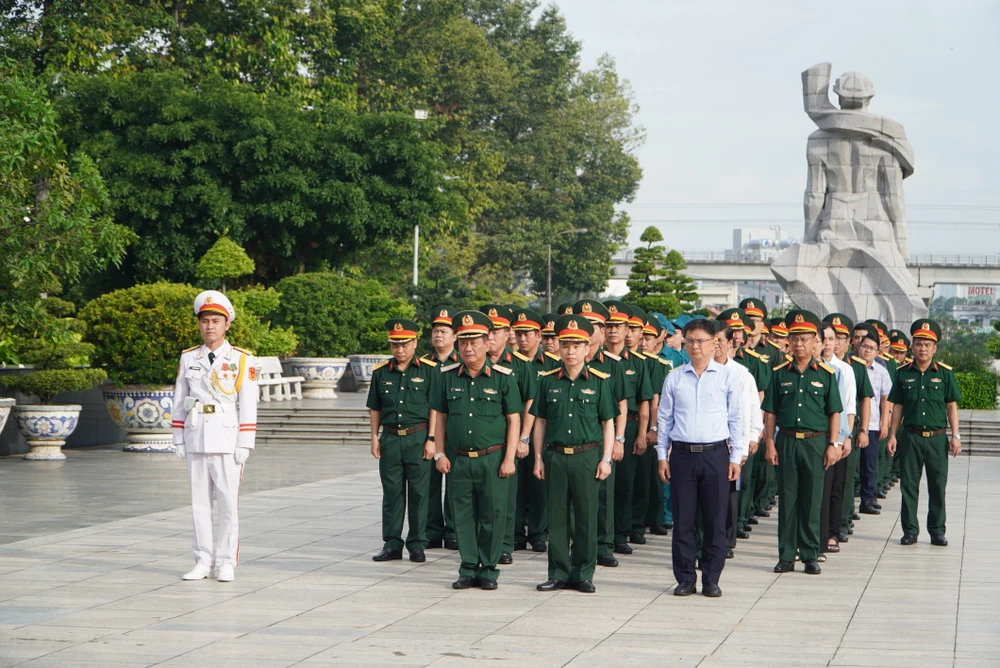 hai-cot-liet-si-tphcm7.JPG