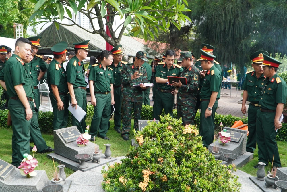 hai-cot-liet-si-tphcm8.JPG